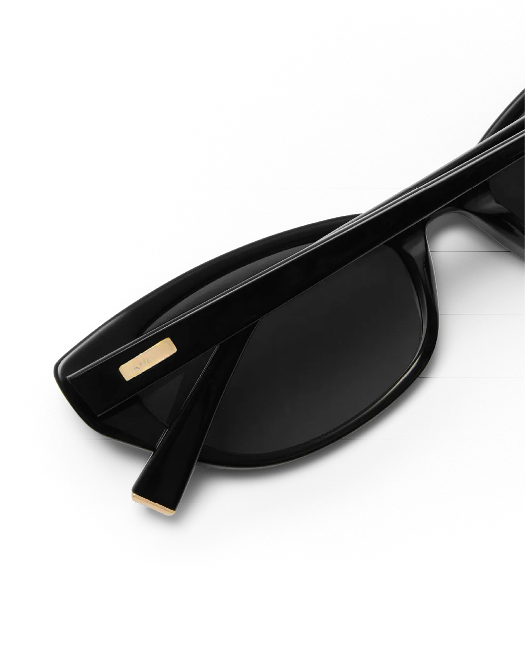 Demi - Black-Black