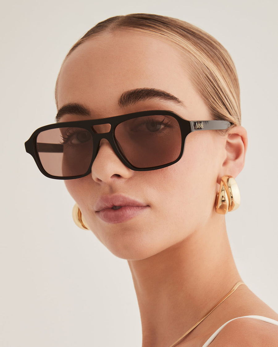 Delevigne - Black-Caramel